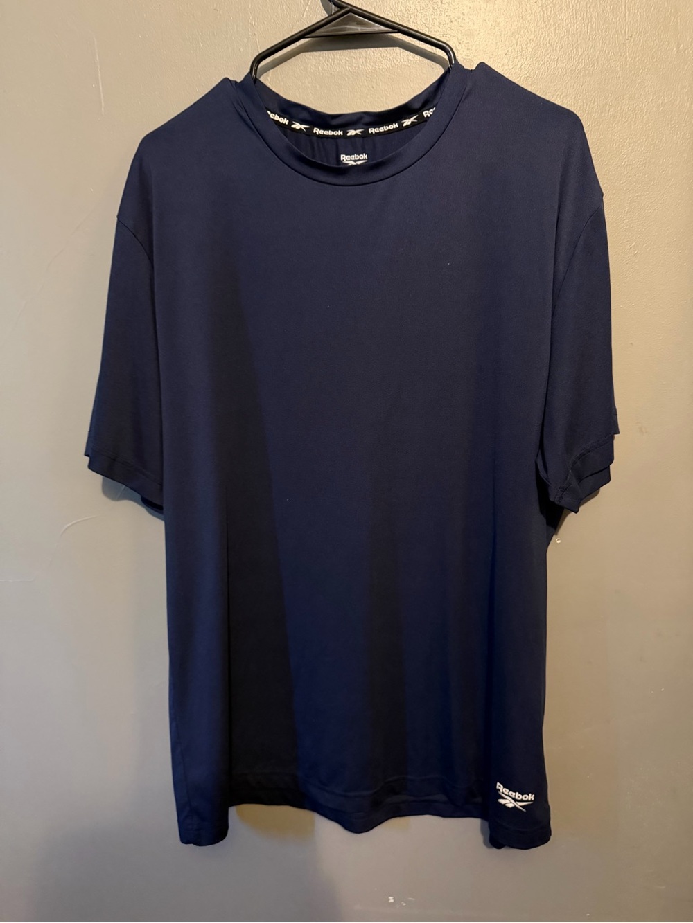 Reebok Men’s Dark Navy Crew Neck Short Sleeve Tee